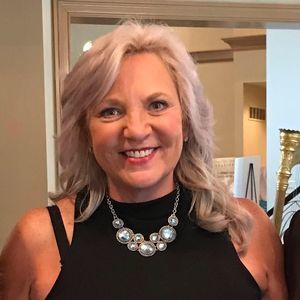 Meet your Posher, Lisa